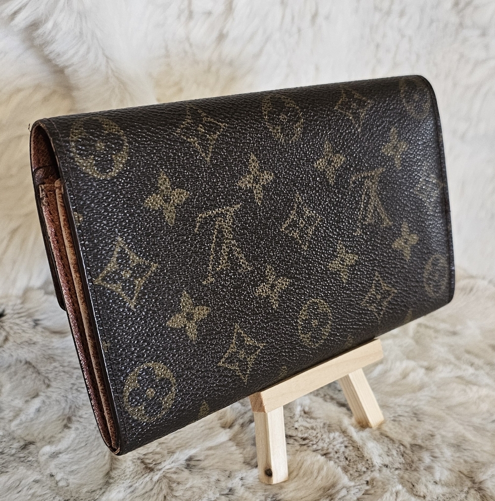 Louis Vuitton Monogram Black and Brown Sarah Wallet - Picture 5 of 16